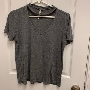 V-neck/ choker T-shirt